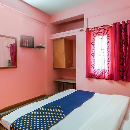 Spot On 67211 Hotel Gokul Daman Exterior photo