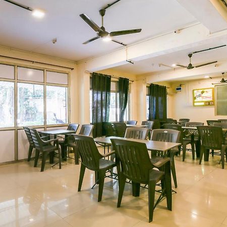 Spot On 67211 Hotel Gokul Daman Exterior photo