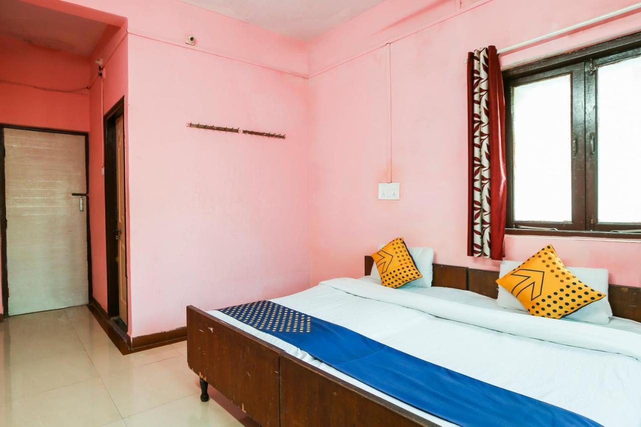 Spot On 67211 Hotel Gokul Daman Exterior photo