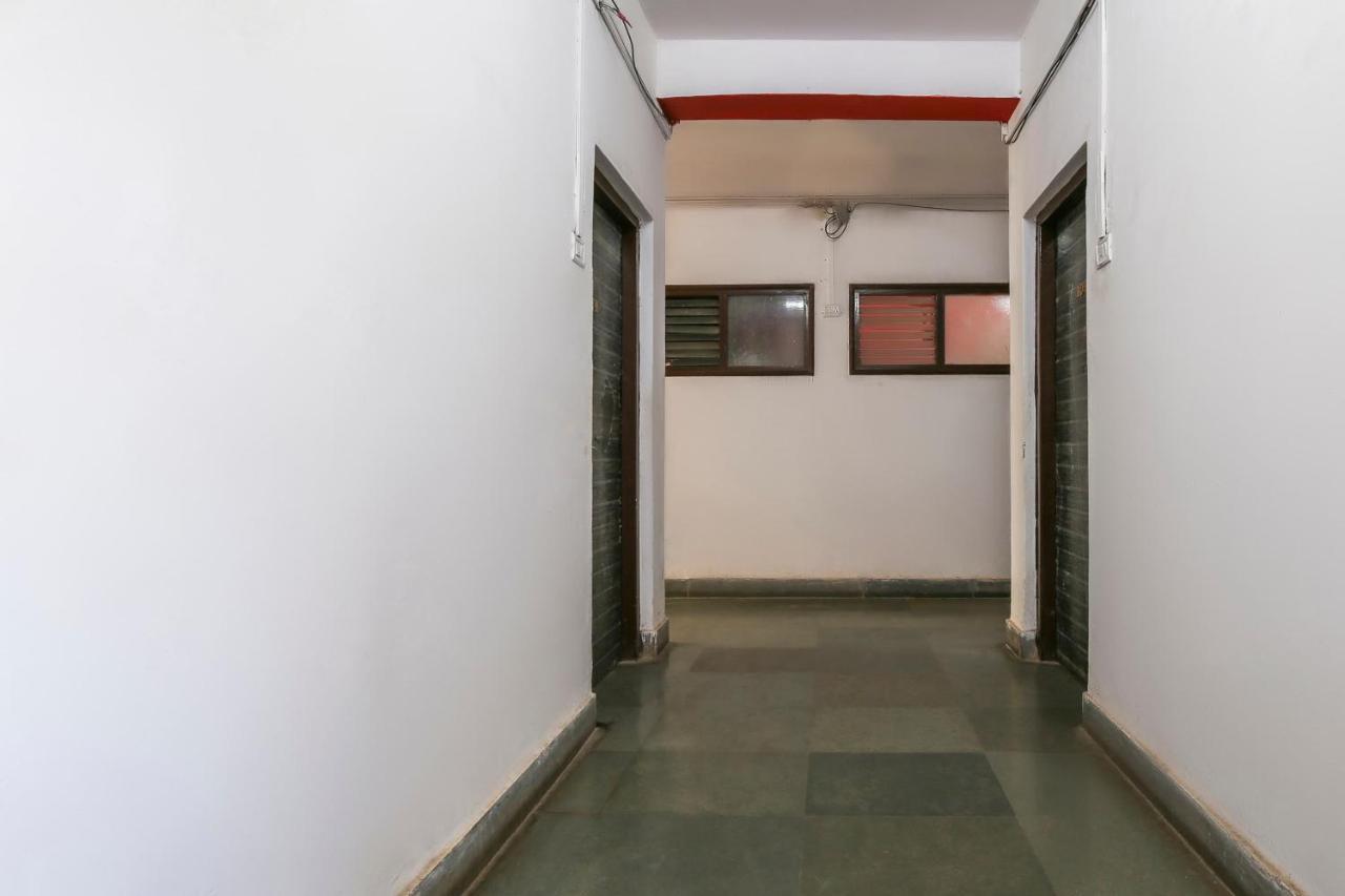 Spot On 67211 Hotel Gokul Daman Exterior photo