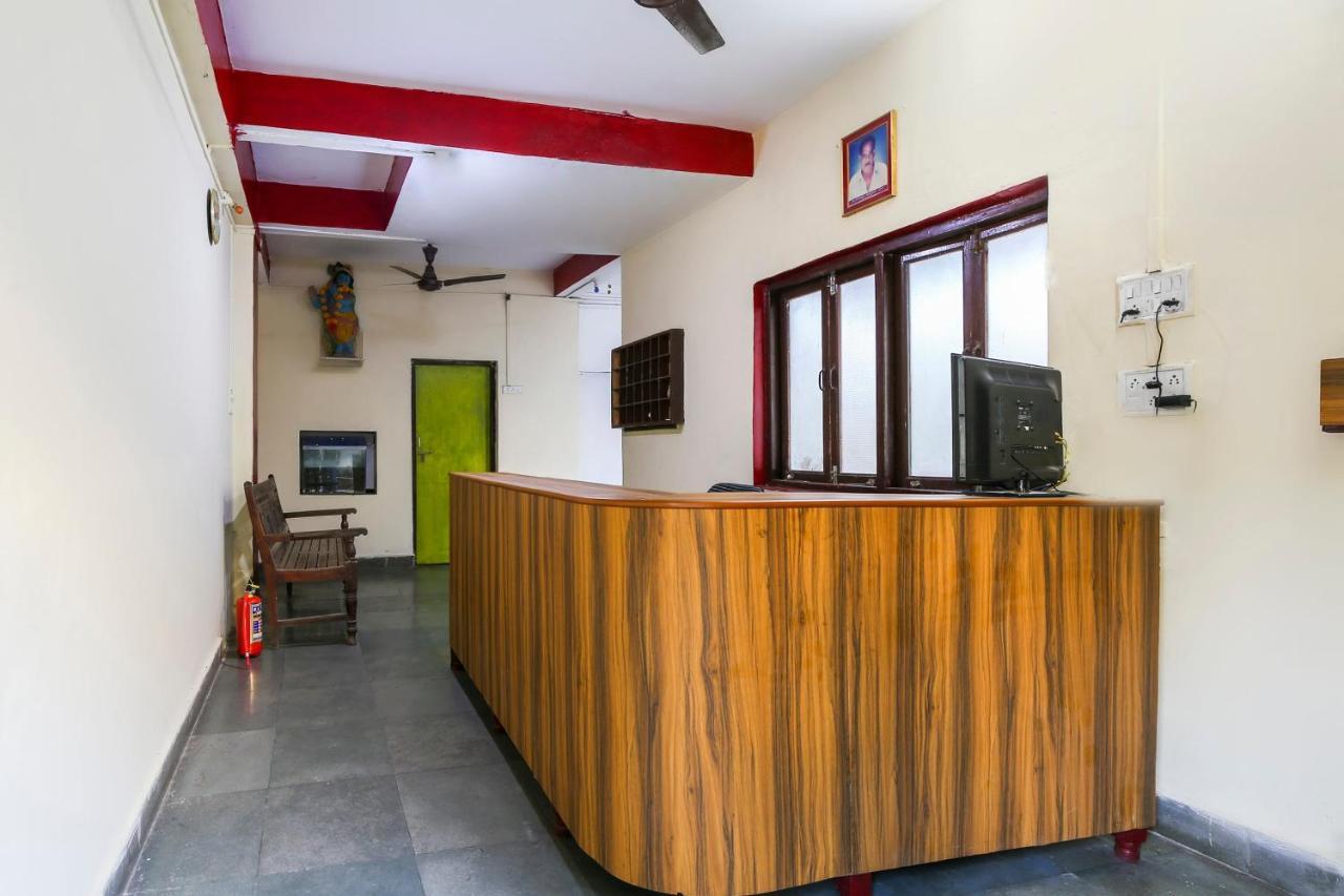Spot On 67211 Hotel Gokul Daman Exterior photo